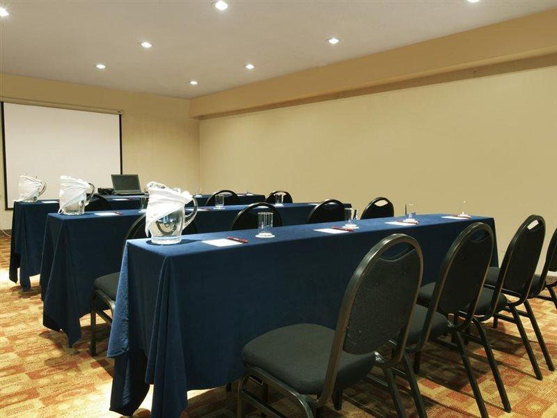 Fiesta Inn Toluca Centro Экстерьер фото