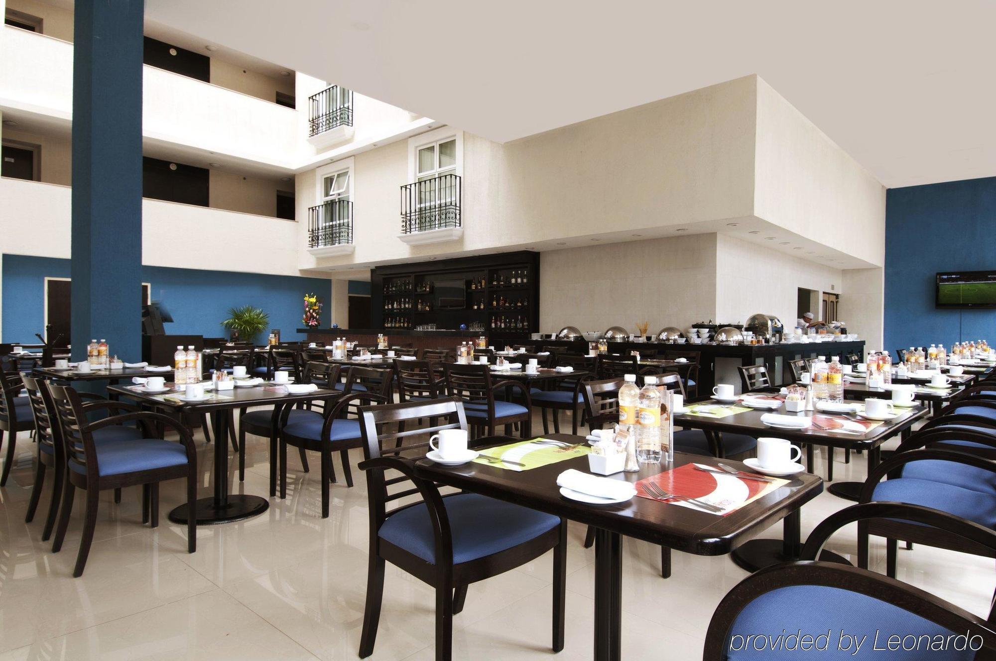 Fiesta Inn Toluca Centro Ресторан фото