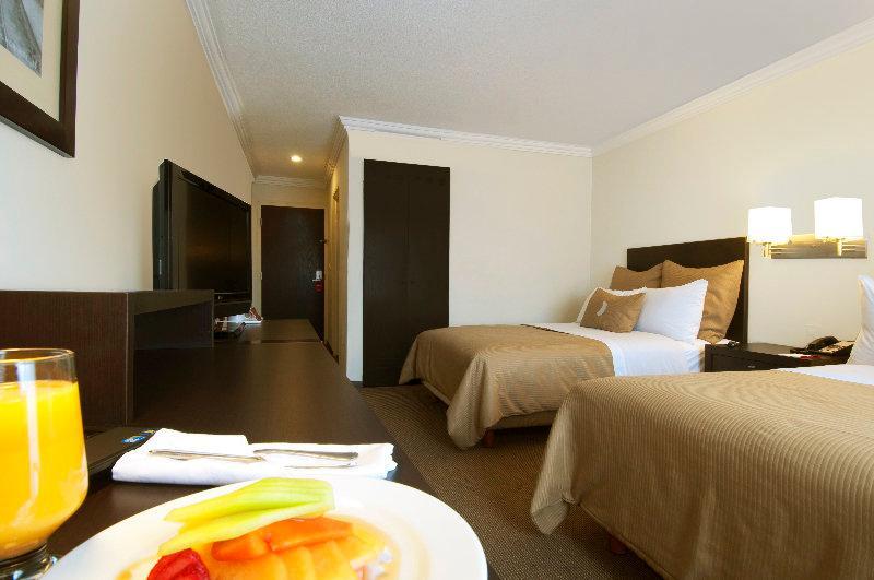Fiesta Inn Toluca Centro Экстерьер фото