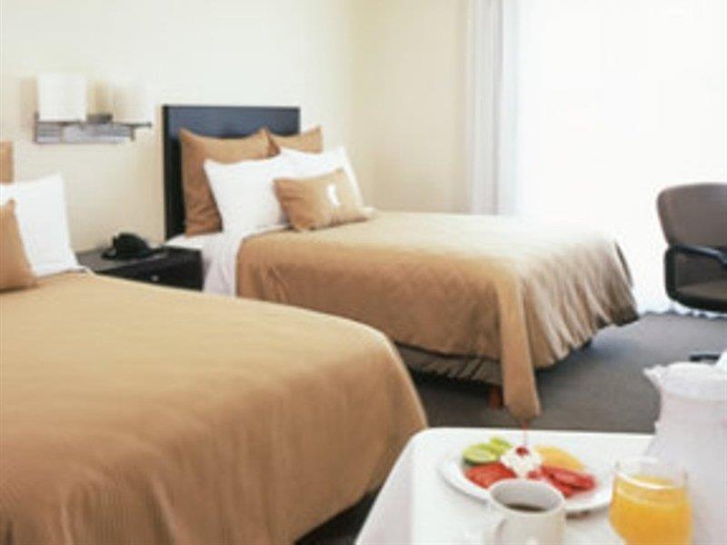 Fiesta Inn Toluca Centro Экстерьер фото